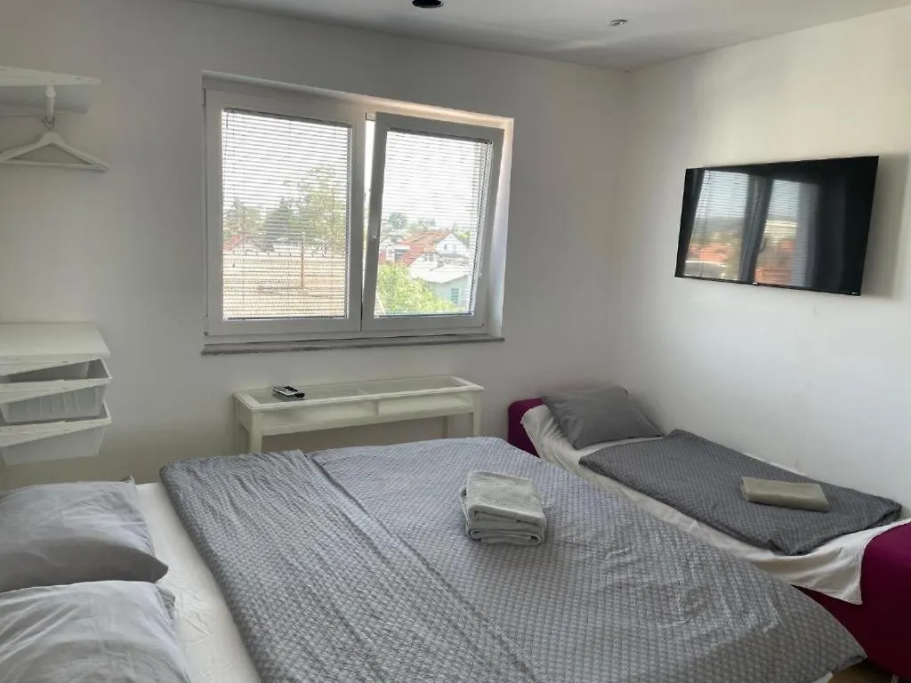 R41 - Tivoli Groundfloor Apartment Ljubljana