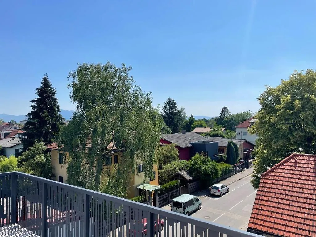 R41 - Tivoli Groundfloor Apartment Ljubljana