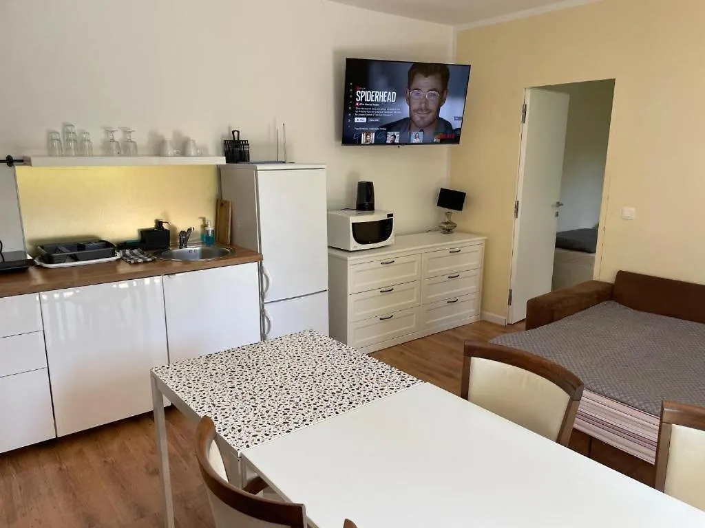 R41 - Tivoli Groundfloor Apartment Gostinjska kuća Ljubljana