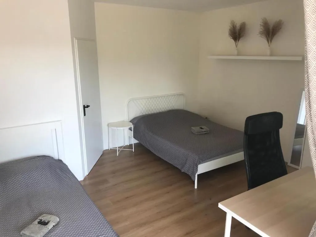 Guest house R41 - Tivoli Groundfloor Apartment Ljubljana