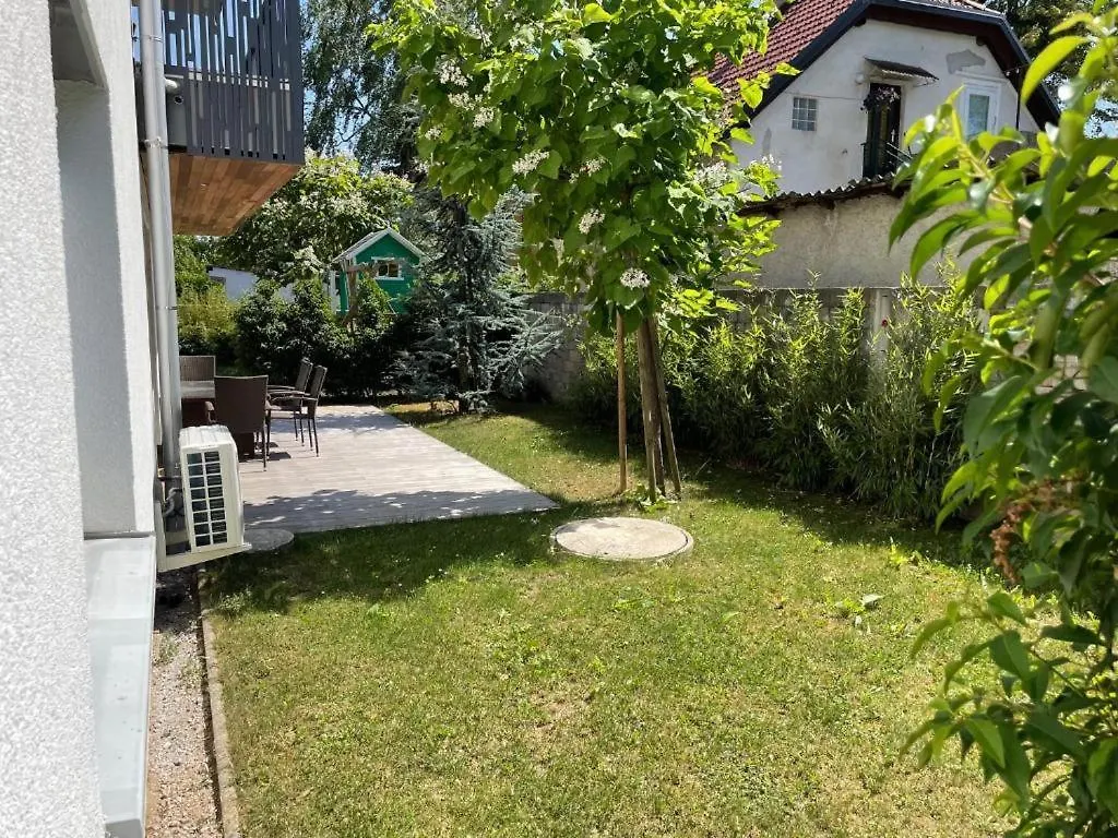 R41 - Tivoli Groundfloor Apartment Ljubljana Slovenia