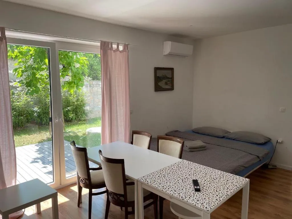*** Guest house R41 - Tivoli Groundfloor Apartment Ljubljana Slovenia