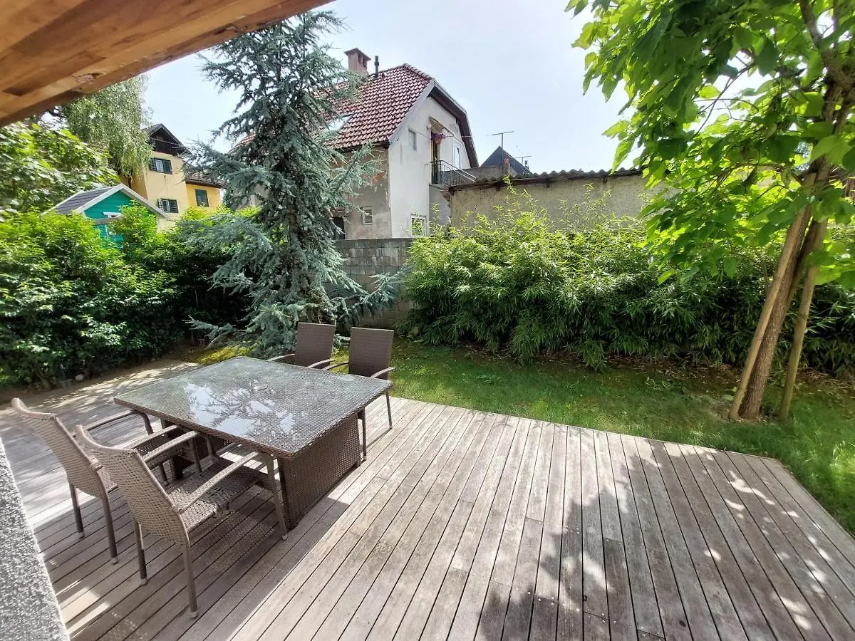 R41 - Tivoli Groundfloor Apartment